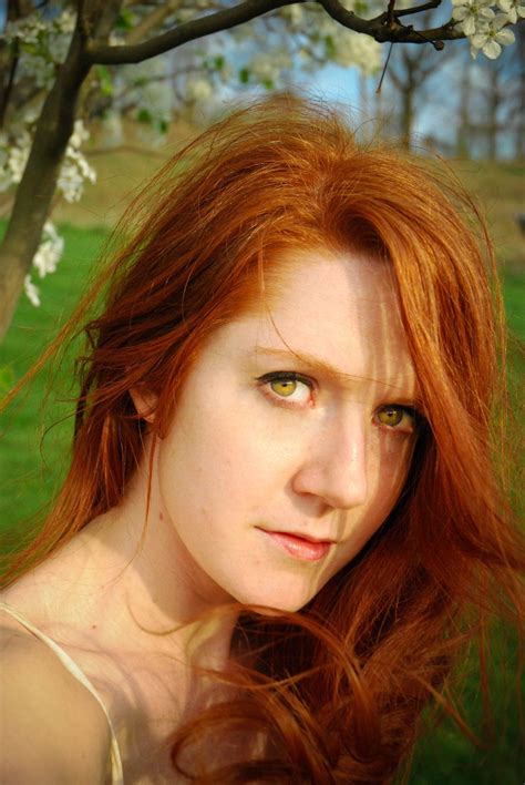 Beautiful Natural Redhead With Green Eyes Artist And Models Page