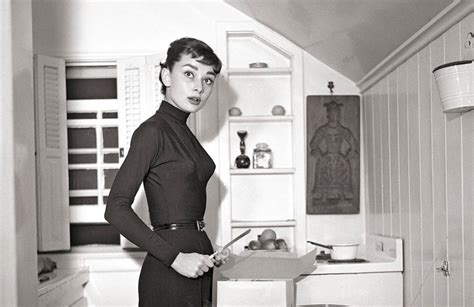 Audrey Hepburn By A Uzale Niona Od Spaghetti Al Pomodoro M Wi Jej Syn