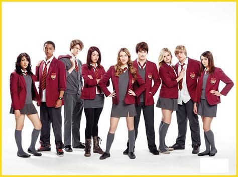 Dans le pensionnat anglais anubis durant la première de la saison 2 d'anubis à londre, des questions posté par les fan's sur le site de nickelodeon uk on. Los Ojos del Espectador: 'House of Anubis' Nueva serie en ...