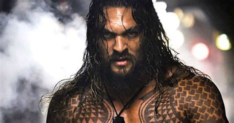 First Official Aquaman Movie Photo Reveals Jason Momoas New Look