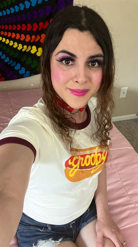 tw pornstars 3 pic eva joi twitter really late but here s my own 🌭 shirt it s so silly i