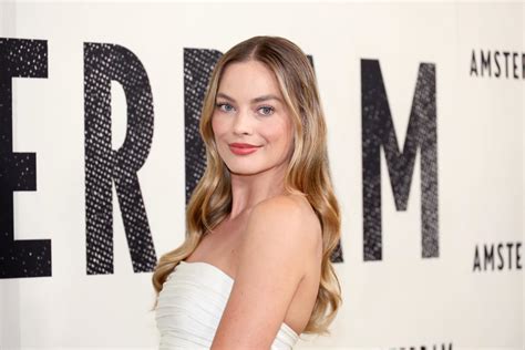 Margot Robbie Says She Was Mortified When Hundreds Of People My Xxx Hot Girl