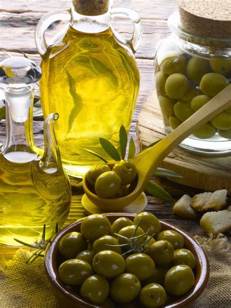 Manfaat minyak zaitun untuk kecantikan. Manfaat Minyak Zaitun untuk Kesehatan Tubuh Anda | Alzafa.com