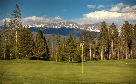 9 Best Colorado Golf Courses You Have To Play