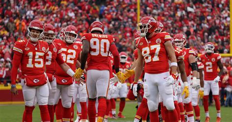 Chiefs, Hallmark Partner for 'Holiday Touchdown: A Chiefs Love Story