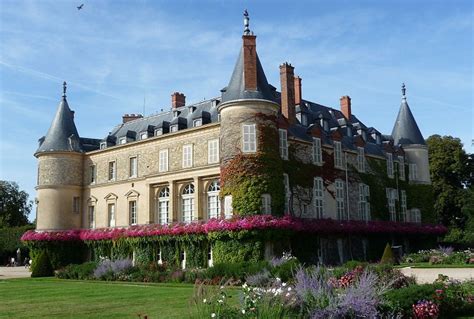 Château de Rambouillet, Laiterie de la Reine et Chaumière aux