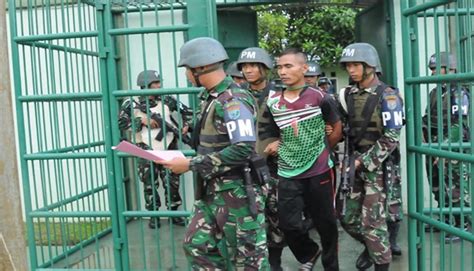 Polisi Militer Tangkap Prajurit Tni Yang Memberontak