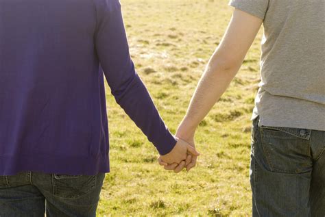 couple holding hands | couple shaking hands | couples holding hands couple hands holding | I ...