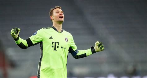Neuer играет с 2011 в бавария мюнхен (фкб). FIFA The Best : Manuel Neuer élu meilleur gardien de l'année