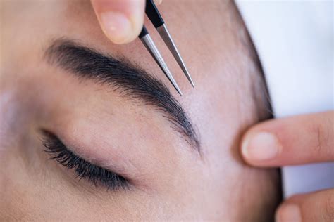 How To Make Eyebrows Even 8 Tips For Even Eyebrows 2024 Masterclass