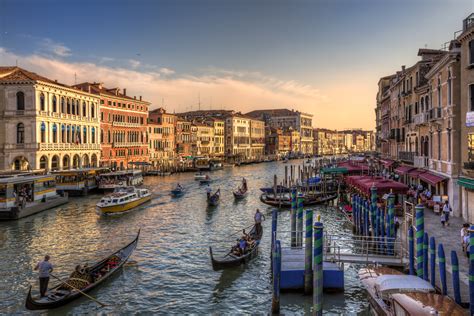enjoy the beautiful places of the floating city “venice”