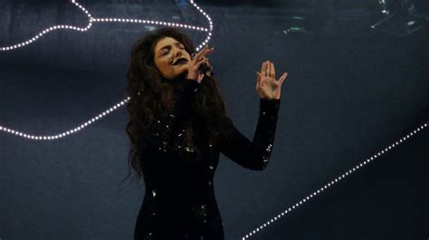 lorde unleashes “yellow flicker beat” from ‘hunger games mockingjay soundtrack the hollywood