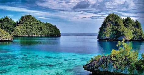 Przepiękne, rajskie, białe plaże z otaczającą ciepłą wodą o bajecznej błękitnej, zielonej, szafirowej. Filipíny | Siamtravel.cz
