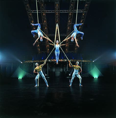 Pin Di Pinner Su Cirque Cirque Du Soleil Scenografia