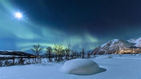 Papéis De Parede Noruega Inverno Noite Estrelas Neve Montanhas