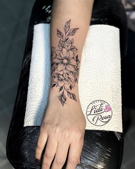 84 Inspirações De Tatuagens Femininas Para Sua Próxima Tattoo Tatuagem Tatuagem Braço Inteiro
