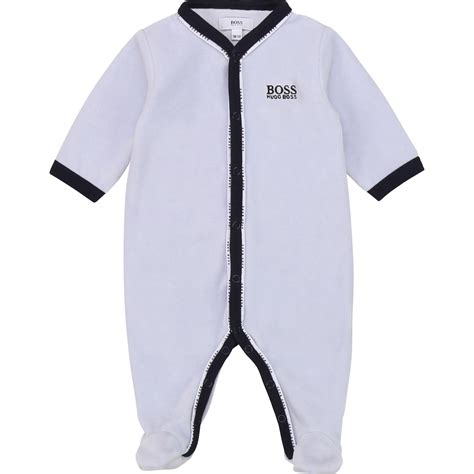 Porté pour la journée ou en guise de pyjama, ce modèle en coton est le vêtement incontournable de. BOSS Pyjama en velours bébé bleu - | Kids around