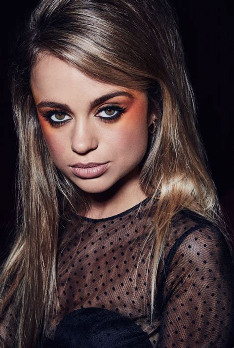 Lady Amelia Windsor Blasted ‘better Without All That Makeup After Make