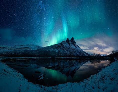 Aurora Borealis Wallpaper 4k Northern Lights Mountain Range Night Time