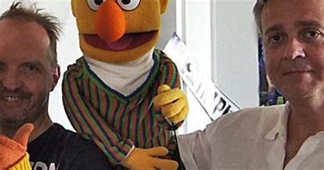 Sesame Street Wants To Clarify Bert And Ernie Arent Gay Imgur