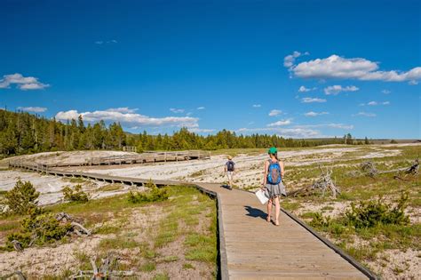 Things To Do In Yellowstone National Park Yellowstone National Park Travel Guide Go Guides