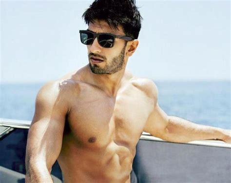 Birthday Babe Ranveer Singhs Six Pack Abs Are Too Hot To Handle These
