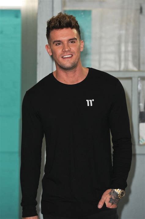 gaz beadle s netflix and chill pic is fake after fans thought it was him and emma mcvey