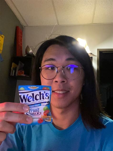 Cameron Lew With Welchs In Family Farmer Fruit Snacks Ginger Root