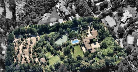 Several newspapers in the uk and the us report that this is supposed to be the new house of prince harry and meghan markle. Découvrez la somptueuse villa de Meghan et Harry à Santa ...