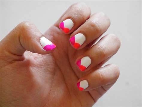 One Thousand Looks: MANI MONDAY: NEON TIP NAILS