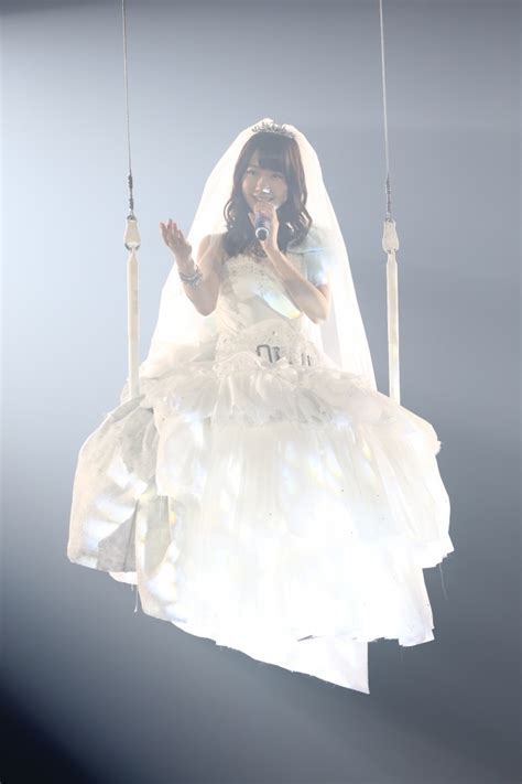 [48group photo] akb48 s yuki kashiwagi holds large scale solo concert in cute wedding dress
