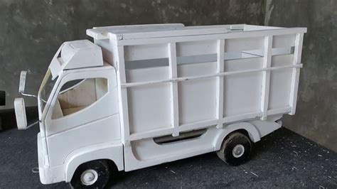 Trio maut duel miniatur truk oleng by kmc kebonsari miniatur club kapten wahyu x ratu redbull x kapten setara semoga. Miniatur truk oleng mau ganti stiker - YouTube