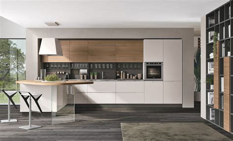 We spoke to our designers and they said that deciding the right type of design does not just mean deciding on a u shaped, l shaped or galley kitchen. Luna - Cucine LUBE