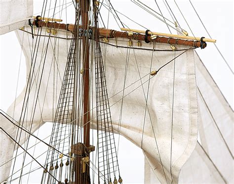 The cover is not a good choice. Santisima Trinidad | 1:90 Model Ship | Full Kit | ModelSpace