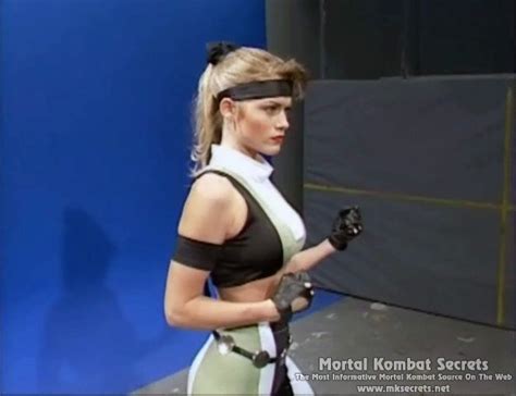 Kerri Hoskins Former Glamour Model Wiki Bio With Photos Videos