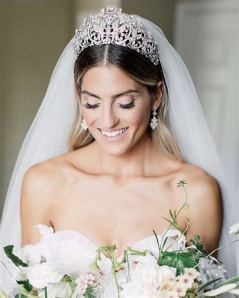 79 Stylish And Chic How To Wear Wedding Veil And Tiara Together For