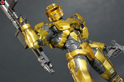 Be the spartan and deny your foes the conquest of earth. Firestarter's Blog: Toy Review: Play Arts Kai Halo Spartan Mark V Gold