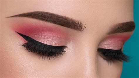 Pink Eye Makeup Tutorial For Beginners