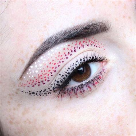 Pointillism Translates To Eye Makeup Flawlessly Makeup Makeup 2018
