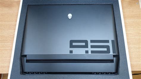 Prezentare Dell Alienware Area 51m R1 Un Pc De Gaming Deghizat în