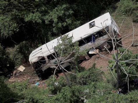 18 Dead As Mexican Bus Carrying Foreign Migrants Crashes Americas Gulf News