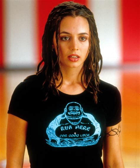 The website has changed several times over the years but now the focus is on the ukulele, and new material will be only for the ukulele. Teen Movies Casts 90s, 2000s Young Actors Then And Now