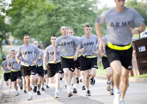 Army Oks Earbuds With Pt Uniforms In The Gym Effective Immediately