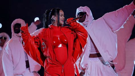 inside rihanna s red hot super bowl 2023 style all the glam details good morning america