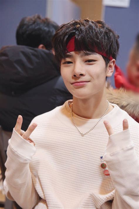 See more ideas about stray, stray kids seungmin, lee know. JEONGIN 양정인 (@StrayKids_YJl) | Twitter (With images ...
