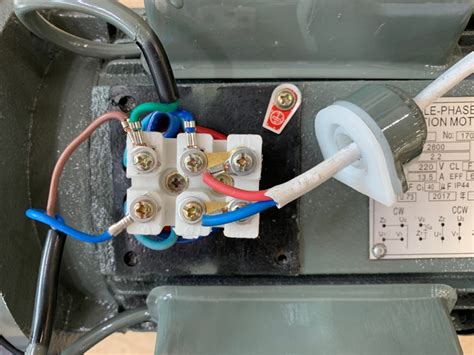 Portable electric fence wire and fence tapes will not work effectively when grass and weeds are do not use standard household insulated electrical wire. wiring - How to wire up single phase induction motor ...