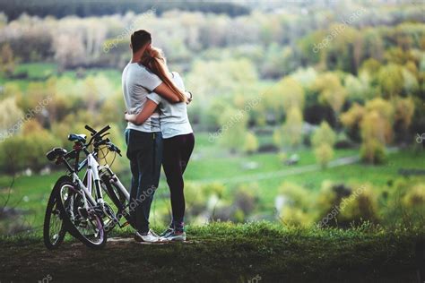 Belo Jovem Casal Apaixonado — Stock Photo © Mikhailkayl 108222276