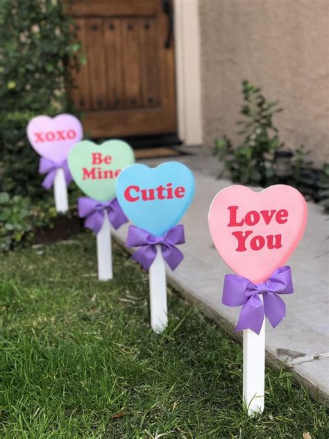 Pin By Campoarrange On Front Yard Design In 2020 Diy Valentines