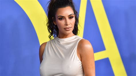 Kim Kardashian West On Cfda Award Im Naked Most Of The Time