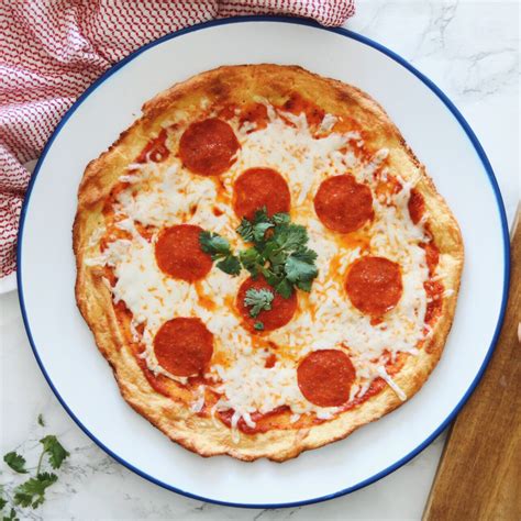 Keto Pizza With Pepperoni Delicious Low Carb Keto Pepperoni Pizza Recipe